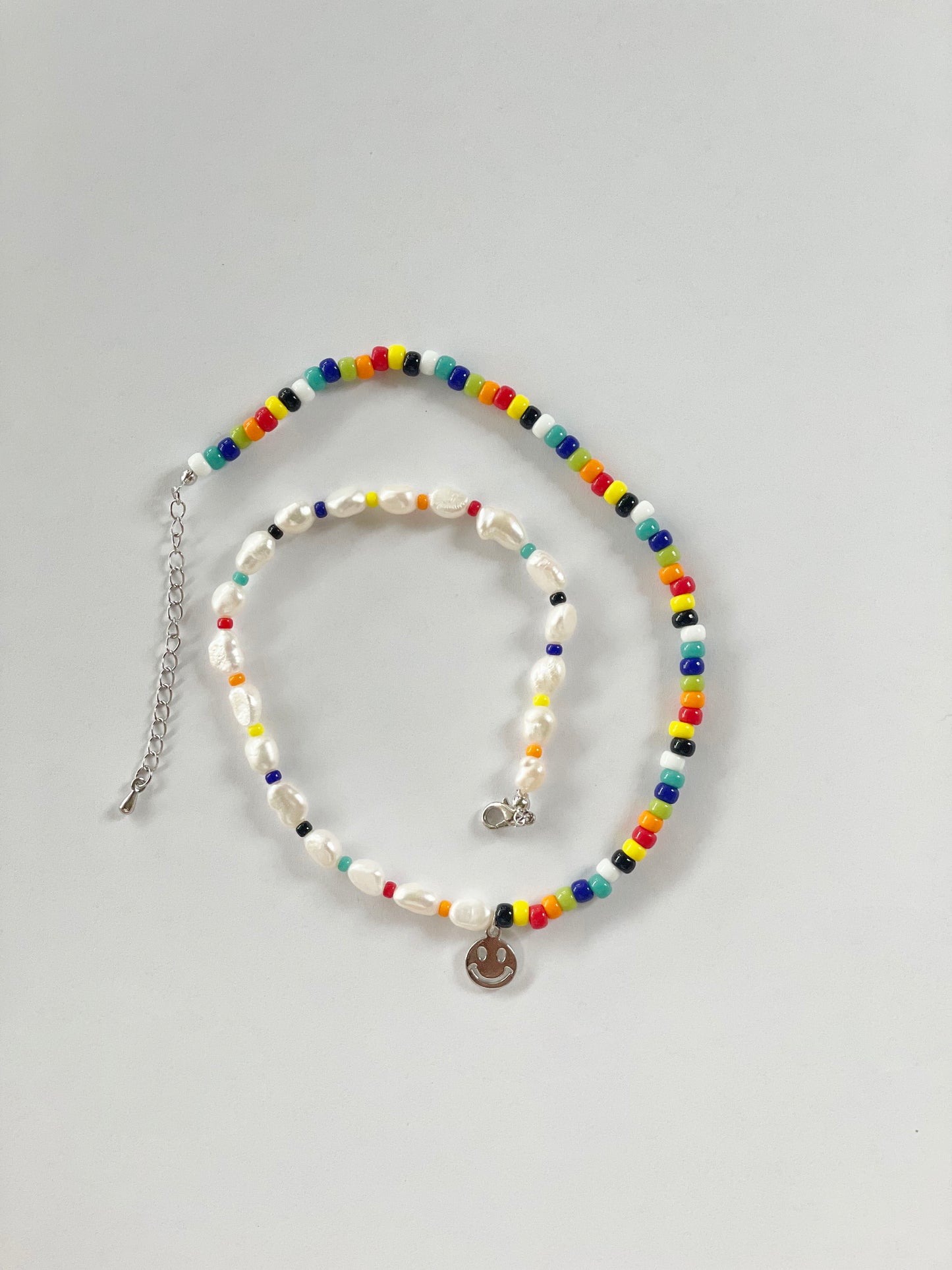 Pearl Beaded Necklace (Rainbow Smile)