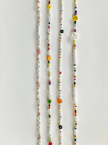 Pearl Beaded Necklace (Daisy Rainbow)